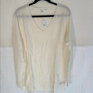 GAP White V-Neck Long Sleeve Sweater